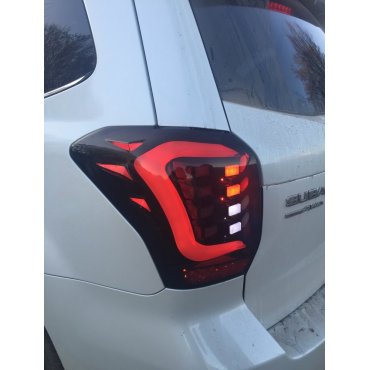 Subaru Forester SJ оптика задняя альтернативная ,фонари тюнинг диодные черные / LED taillights smoked black