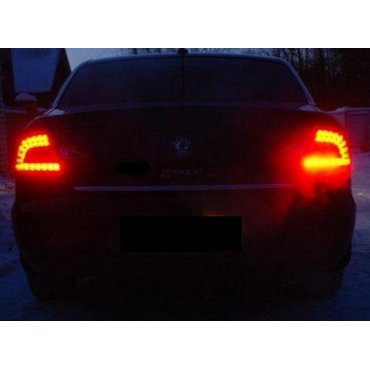 Skoda Superb 2 оптика задняя светодиодная красная LED 