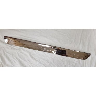 Toyota RAV4 2019+ накладка  на кромку крышки багажника стиль TRD  SS