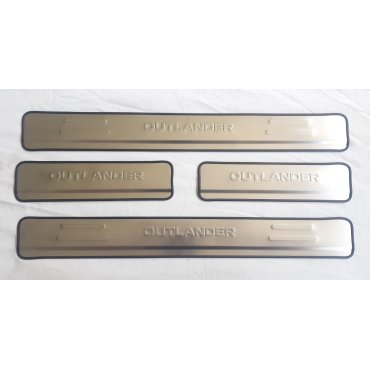        Mitsubishi Outlander 2015 накладки на пороги дверных проемов тип B