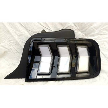 Ford Mustang GT 2005+ фонари белые Euro 2023 look стиль CP