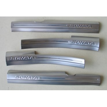 Hyundai Sonata LF накладки защитные  на пороги дверных проемов